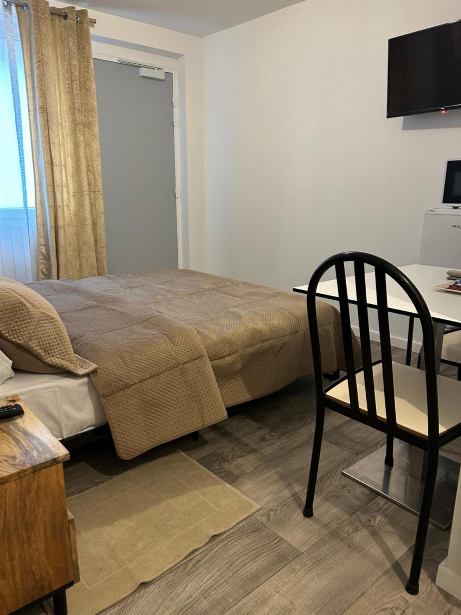 Hotel Saint - Charles 랑부예 외부 사진